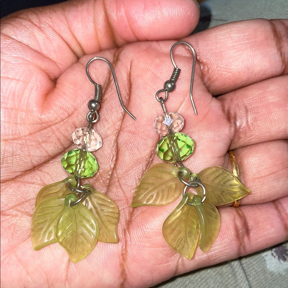 Elegant Vintage Leaf Drop Earrings